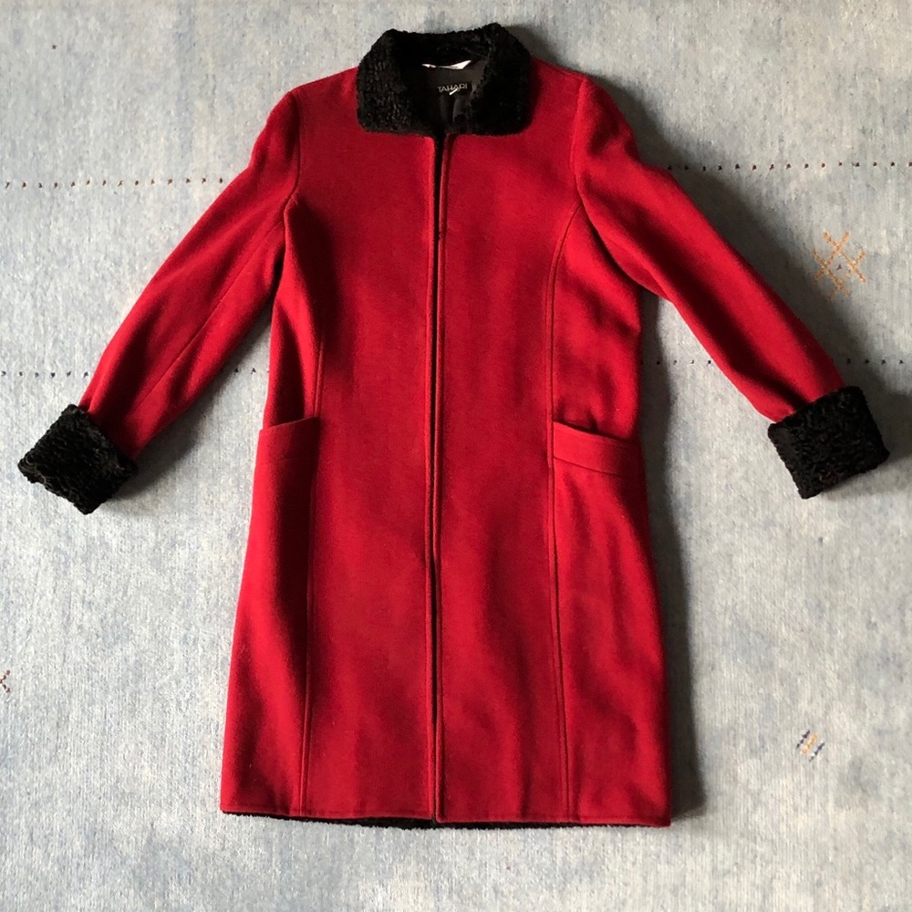 TAHARI wool coat w faux fur collar